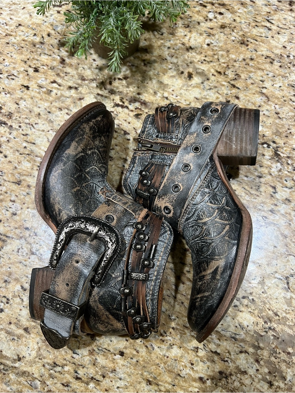 Freebird Saloon Croc Embossed Distressed Black Western Ankle Boots 9 - Picture 4 of 11